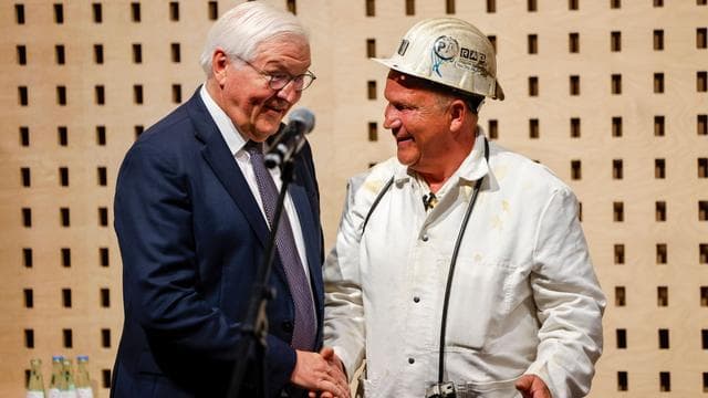 Industriegeschichte: Steinmeier übergibt letzte Kohle an Haus der Geschichte