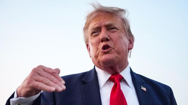 Der Iranüberblick: Trump begründet Angriffe mit getöteten US-Soldaten, Brand auf Tanker