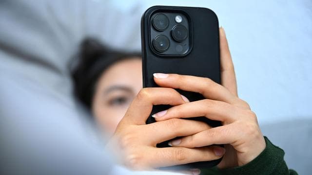 Nach Sommerferien: Frankreich verbietet soziale Medien für unter 15-Jährige