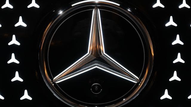Autobauer: Mercedes-Benz zu Jahresbeginn erneut mit Gewinneinbruch