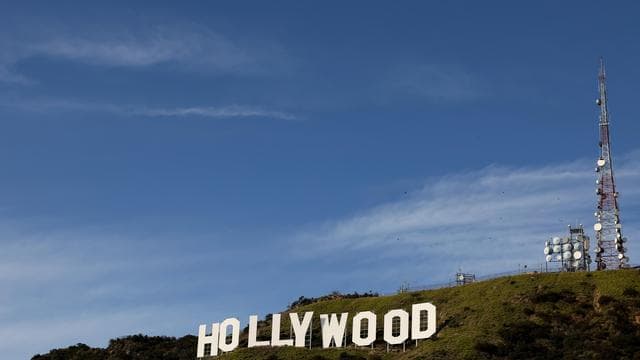 US-Filmbranche: Paramount setzt Übernahme von Warner Brothers aus