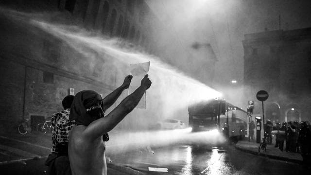 Polizeigewalt in Italien: Proteste nach Tod bei Polizeieinsatz