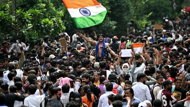 Kakerlakenbewegung: Indiens Bildungsminister tritt nach Protesten zurück