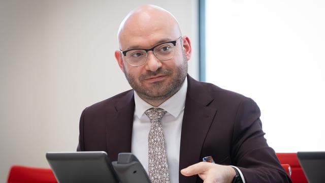 Geld für Alleinerziehende: Minister Wilke kritisiert Sparpläne bei Unterhaltsvorschuss