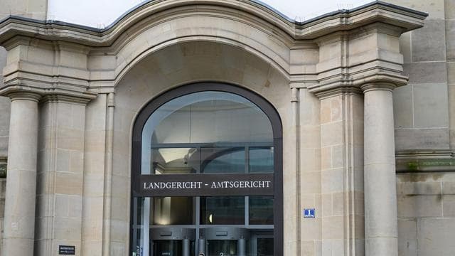 Prozess vor Jugendschutzkammer: Psychiatrie-Chefarzt soll Patientinnen missbraucht haben