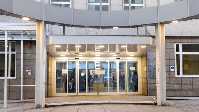 Landgericht Frankfurt: Mord im 22. Stock? Staatsanwältin fordert lebenslange Haft