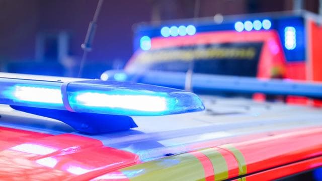 Verkehr: Motorradfahrer bei Unfall lebensgefährlich verletzt