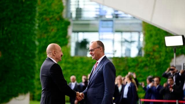 Energie-Importe: Deutschland will mehr Öl und Gas aus Aserbaidschan importieren