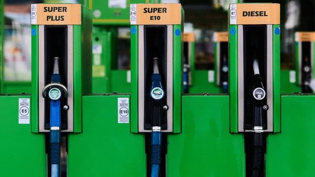 Tankstellen: Was macht der Spritpreisdeckel? SPD fordert Tempo von Reiche
