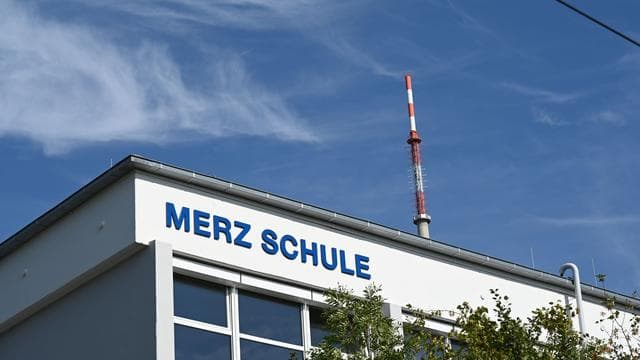 Eklat: Schule bestürzt nach rassistischen Gesängen auf Sommerfest