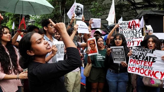 Kakerlaken-Bewegung: Indiens Premierminister kündigt harte Strafen für Prüfungsbetrug an