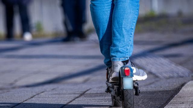 Verkehrsunfall: 14-Jähriger bei Unfall mit E-Scooter schwer verletzt
