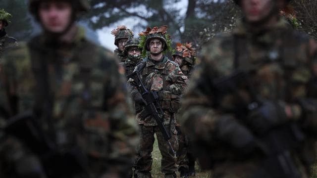 Bundeswehr: Jens Spahn fordert rasche Rückkehr zur Wehrpflicht