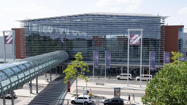 Zwischenfall am Flughafen: Hase bremst Flugverkehr in Dresden aus