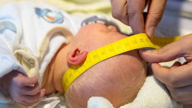 Babys: Rheinland-Pfalz stärkt Hebammen