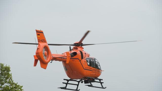 Auto überschlägt sich: Ein Toter und zwei Schwerverletzte bei Unfall auf der A96