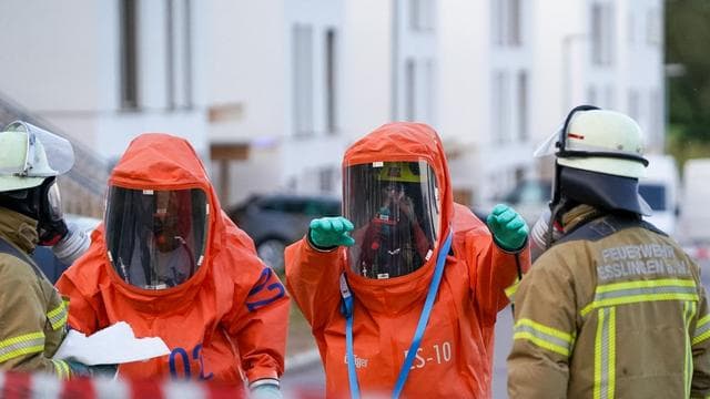 Verdacht auf Quecksilber: Verdächtige Flüssigkeit in Umzugswagen - Rettungseinsatz